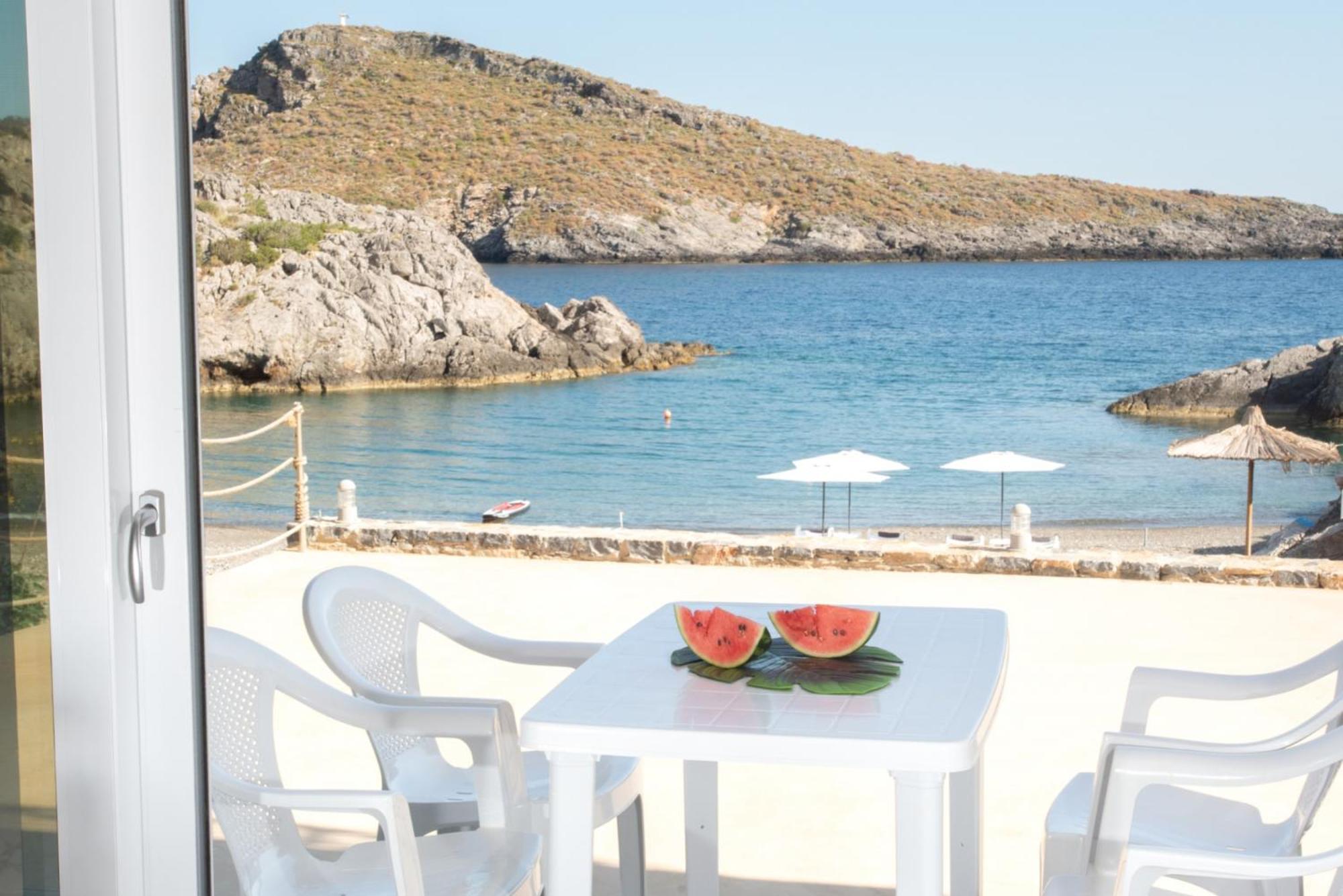 Beachfront Studio Kyma West ~ Crete'S Hidden Gem Kaloi Limenes Eksteriør billede